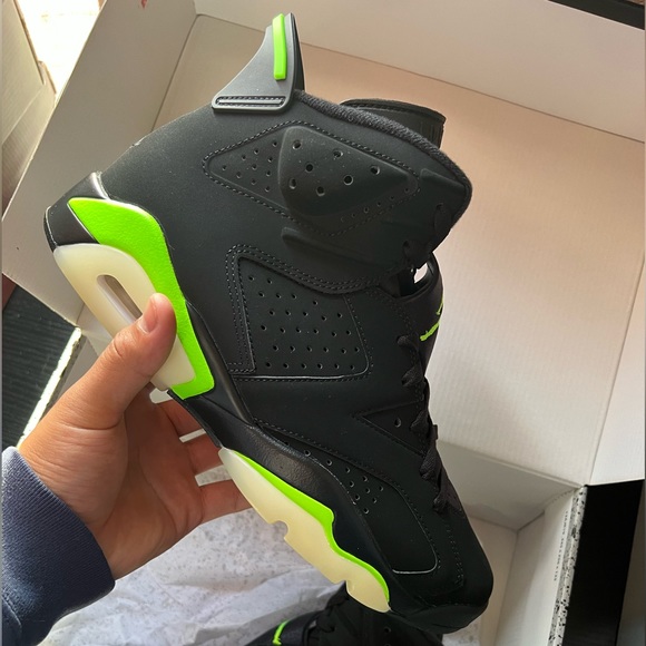 Electric Green Jordan 6s - Picture 2 of 5
